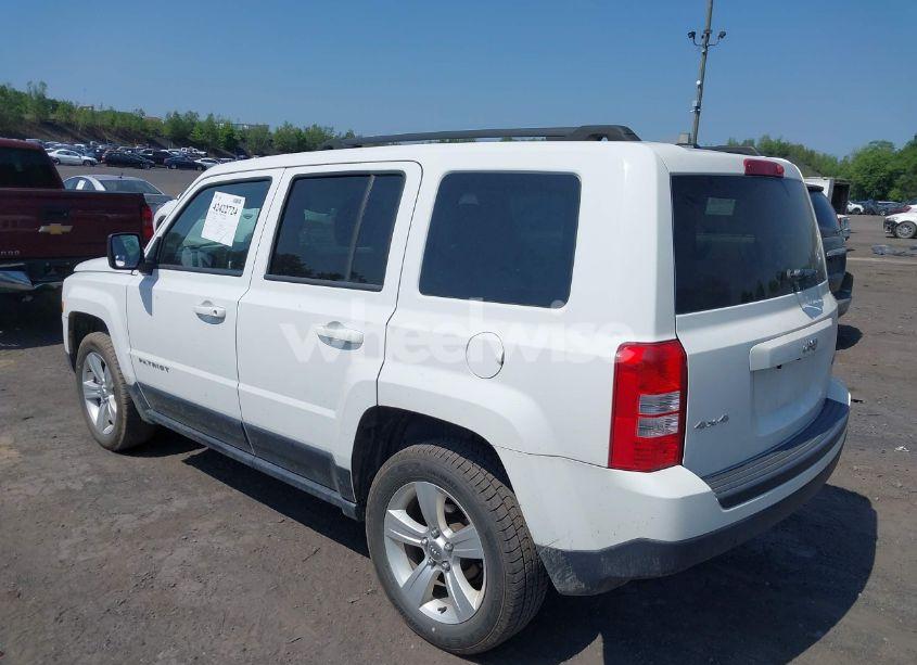 Photo 3 of 2014 Jeep Patriot LATITUDE (VIN 1C4NJRFB4ED664561)