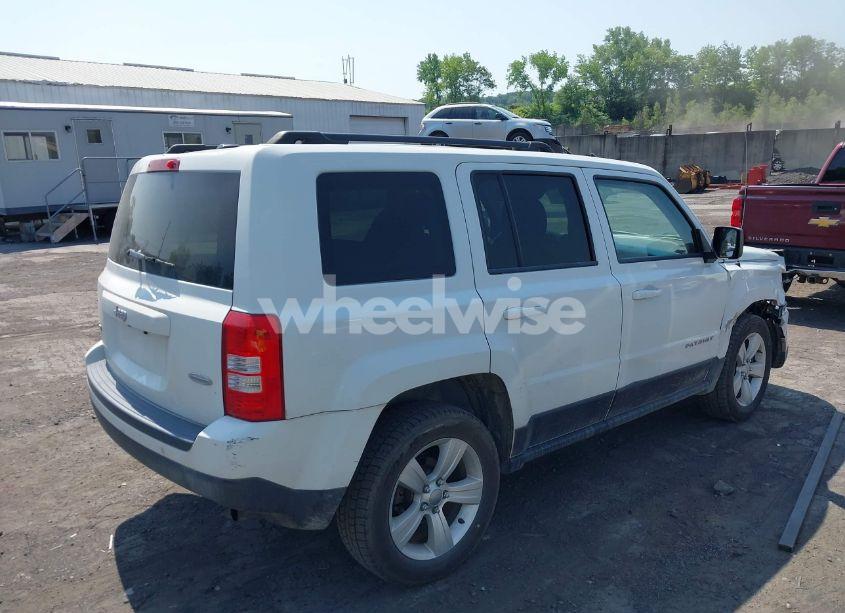 Photo 4 of 2014 Jeep Patriot LATITUDE (VIN 1C4NJRFB4ED664561)