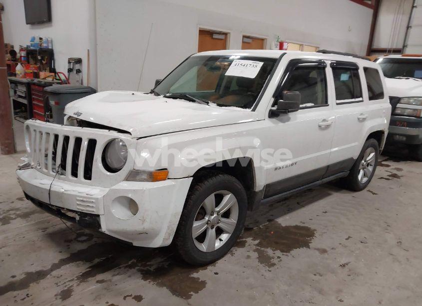 Photo 2 of 2014 Jeep Patriot LATITUDE (VIN 1C4NJRFB4ED762537)