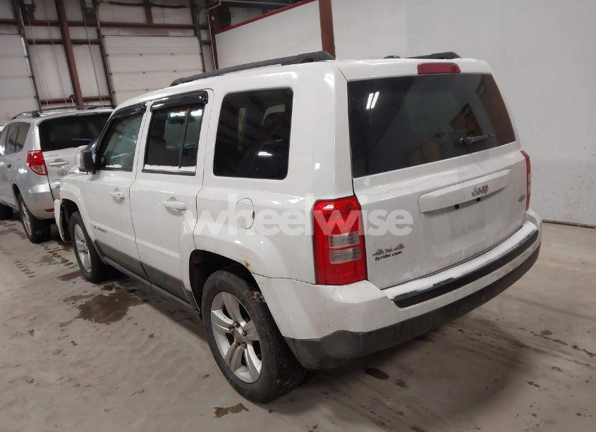 Photo 3 of 2014 Jeep Patriot LATITUDE (VIN 1C4NJRFB4ED762537)