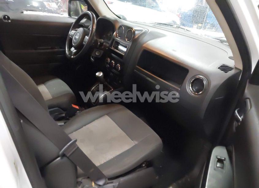 Photo 5 of 2014 Jeep Patriot LATITUDE (VIN 1C4NJRFB4ED762537)