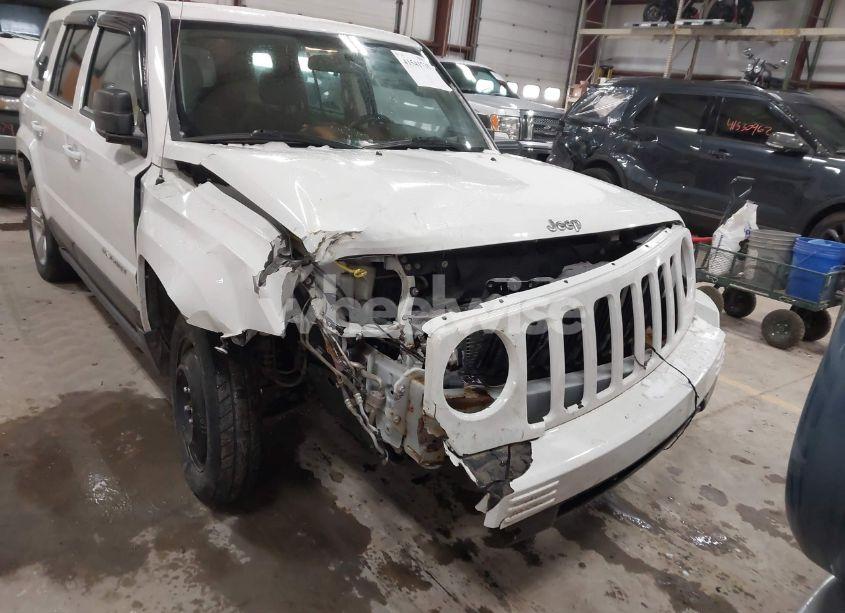 Photo 6 of 2014 Jeep Patriot LATITUDE (VIN 1C4NJRFB4ED762537)