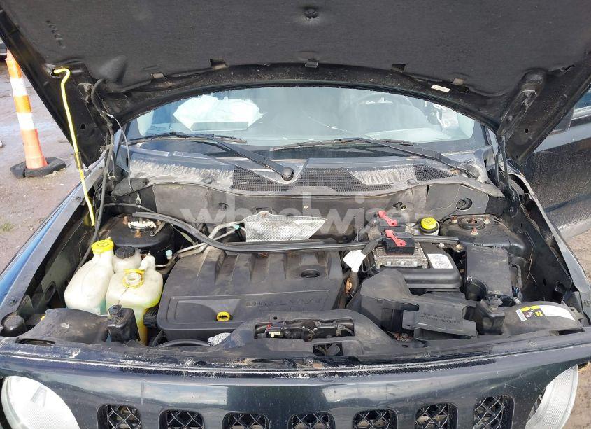 Photo 10 of 2015 Jeep Patriot LATITUDE (VIN 1C4NJRFB4FD202826)