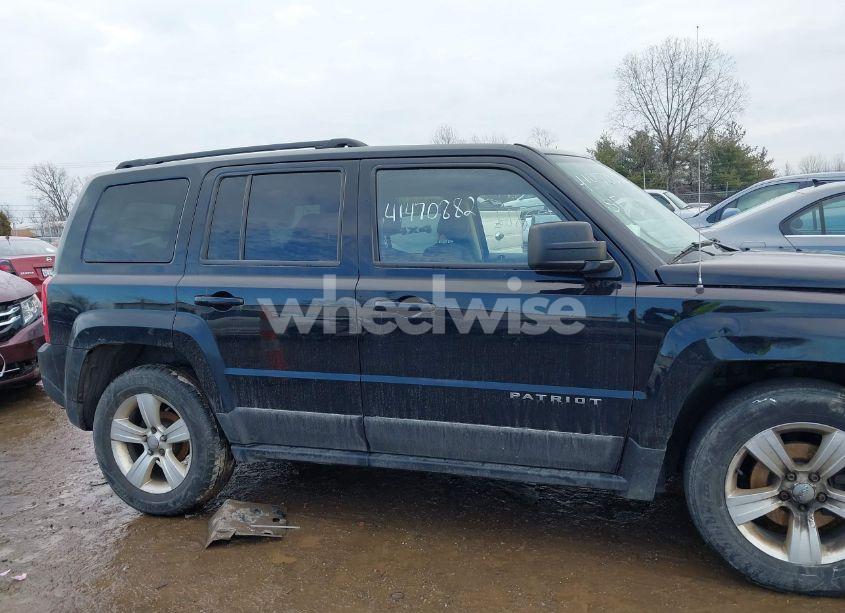 Photo 13 of 2015 Jeep Patriot LATITUDE (VIN 1C4NJRFB4FD202826)