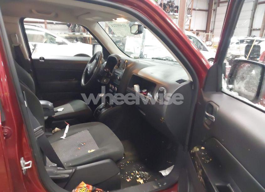 Photo 5 of 2016 Jeep Patriot LATITUDE (VIN 1C4NJRFB4GD594577)