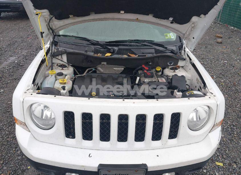 Photo 10 of 2016 Jeep Patriot LATITUDE (VIN 1C4NJRFB4GD599004)