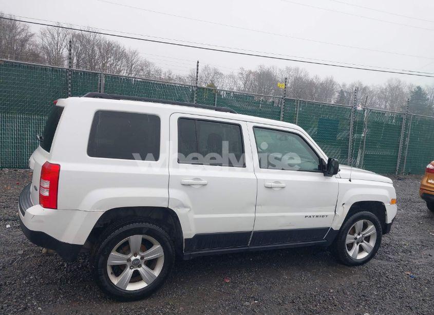 Photo 12 of 2016 Jeep Patriot LATITUDE (VIN 1C4NJRFB4GD599004)