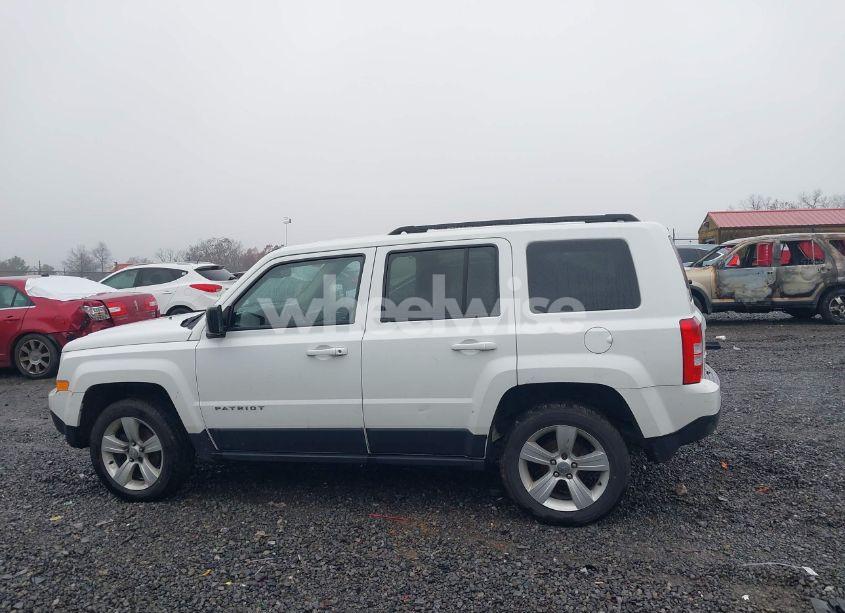 Photo 13 of 2016 Jeep Patriot LATITUDE (VIN 1C4NJRFB4GD599004)