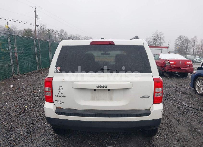 Photo 15 of 2016 Jeep Patriot LATITUDE (VIN 1C4NJRFB4GD599004)