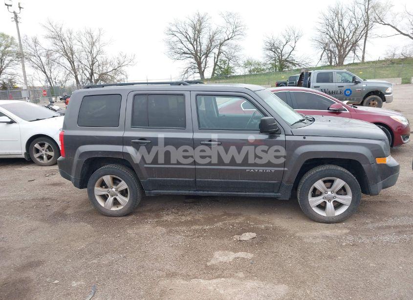Photo 14 of 2016 Jeep Patriot LATITUDE (VIN 1C4NJRFB4GD617114)