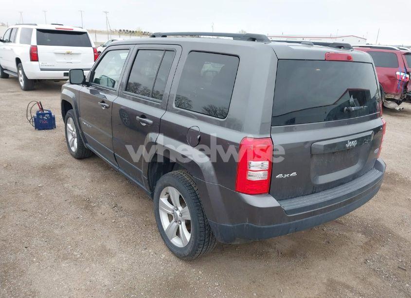 Photo 3 of 2016 Jeep Patriot LATITUDE (VIN 1C4NJRFB4GD617114)
