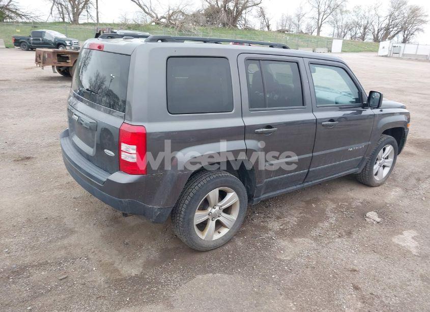 Photo 4 of 2016 Jeep Patriot LATITUDE (VIN 1C4NJRFB4GD617114)