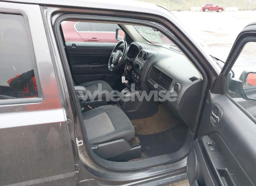 Photo 5 of 2016 Jeep Patriot LATITUDE (VIN 1C4NJRFB4GD617114)