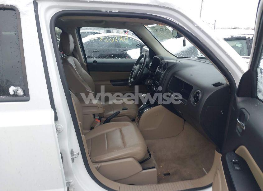 Photo 5 of 2016 Jeep Patriot HIGH ALTITUDE EDITION (VIN 1C4NJRFB4GD639081)