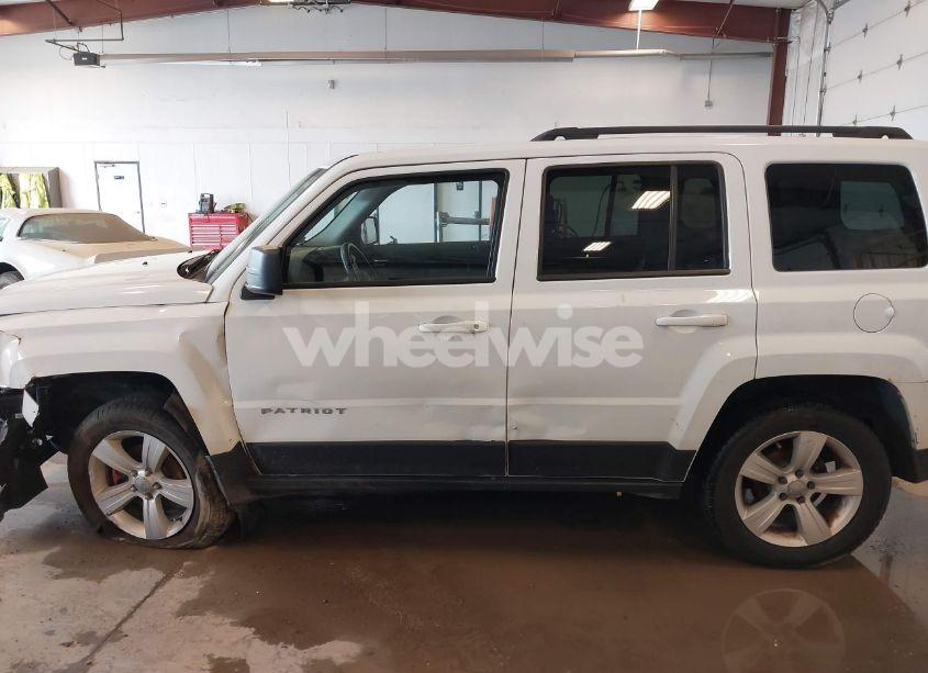 Photo 15 of 2016 Jeep Patriot LATITUDE (VIN 1C4NJRFB4GD658942)