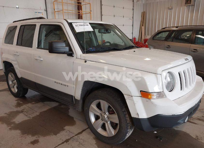 Photo 18 of 2016 Jeep Patriot LATITUDE (VIN 1C4NJRFB4GD658942)