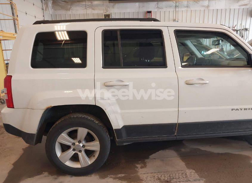 Photo 19 of 2016 Jeep Patriot LATITUDE (VIN 1C4NJRFB4GD658942)