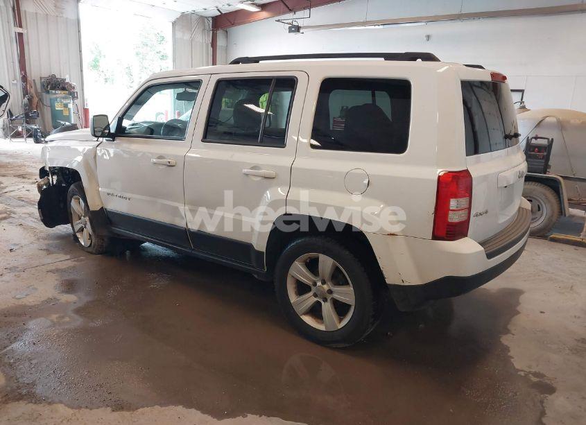 Photo 3 of 2016 Jeep Patriot LATITUDE (VIN 1C4NJRFB4GD658942)