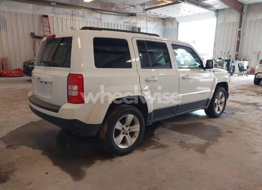 Photo 4 of 2016 Jeep Patriot LATITUDE (VIN 1C4NJRFB4GD658942)
