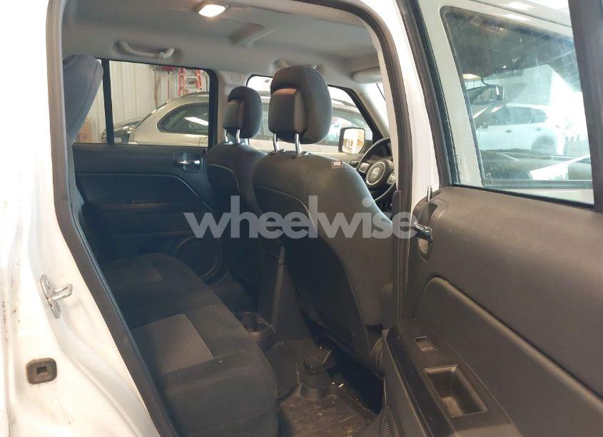 Photo 8 of 2016 Jeep Patriot LATITUDE (VIN 1C4NJRFB4GD658942)