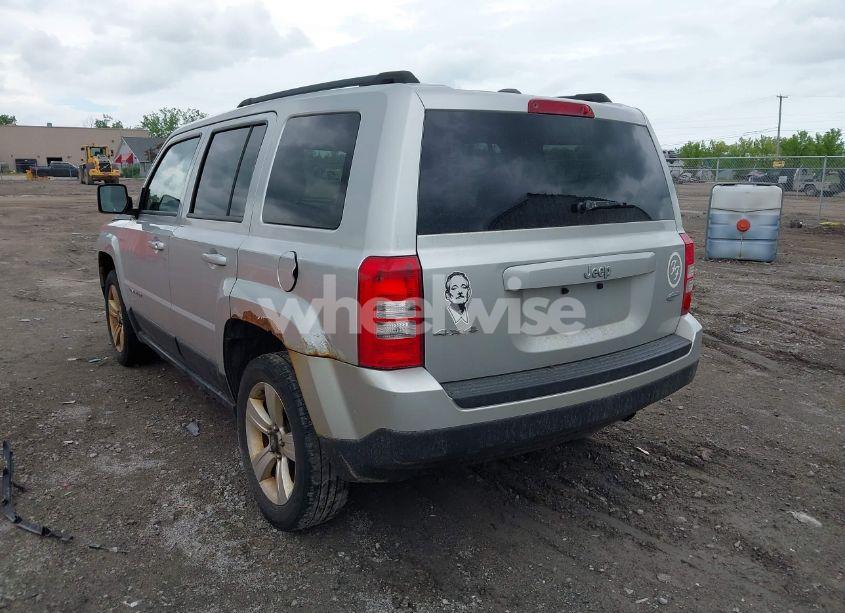 Photo 3 of 2013 Jeep Patriot LATITUDE (VIN 1C4NJRFB5DD129110)