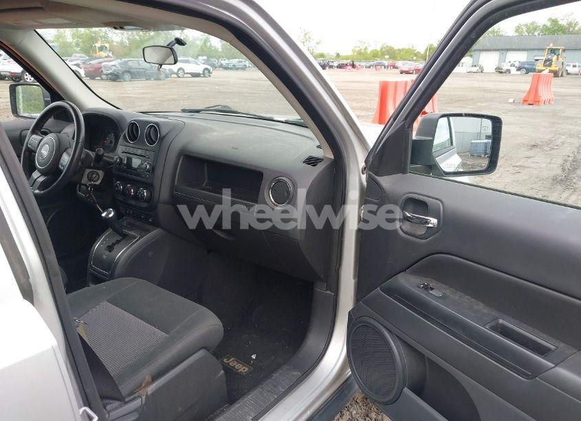 Photo 5 of 2013 Jeep Patriot LATITUDE (VIN 1C4NJRFB5DD129110)