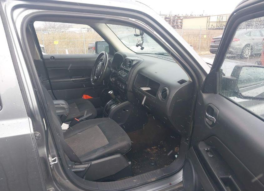 Photo 5 of 2013 Jeep Patriot LATITUDE (VIN 1C4NJRFB5DD145954)