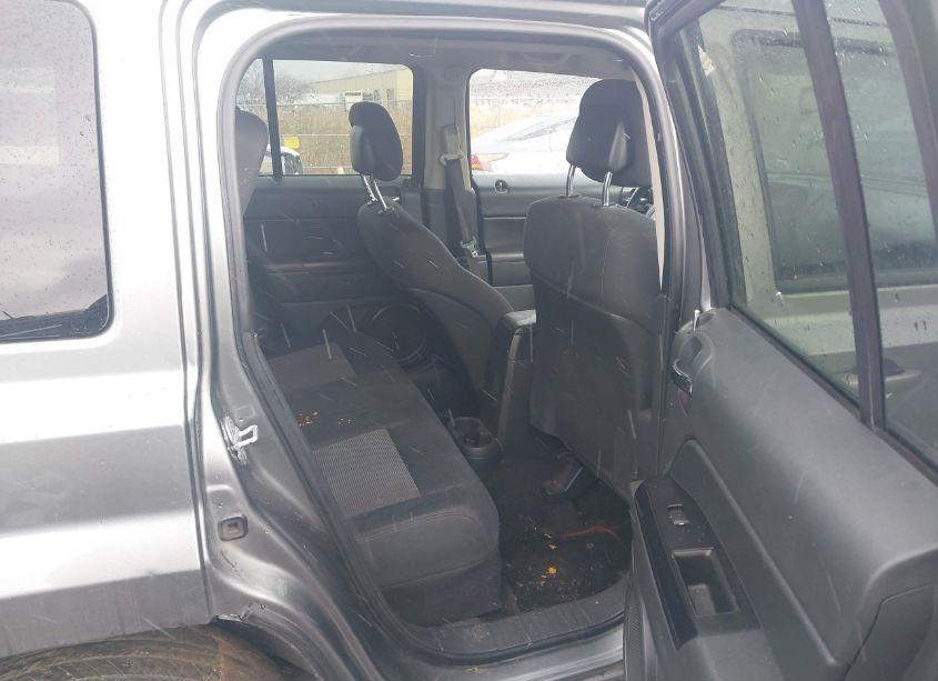 Photo 8 of 2013 Jeep Patriot LATITUDE (VIN 1C4NJRFB5DD145954)