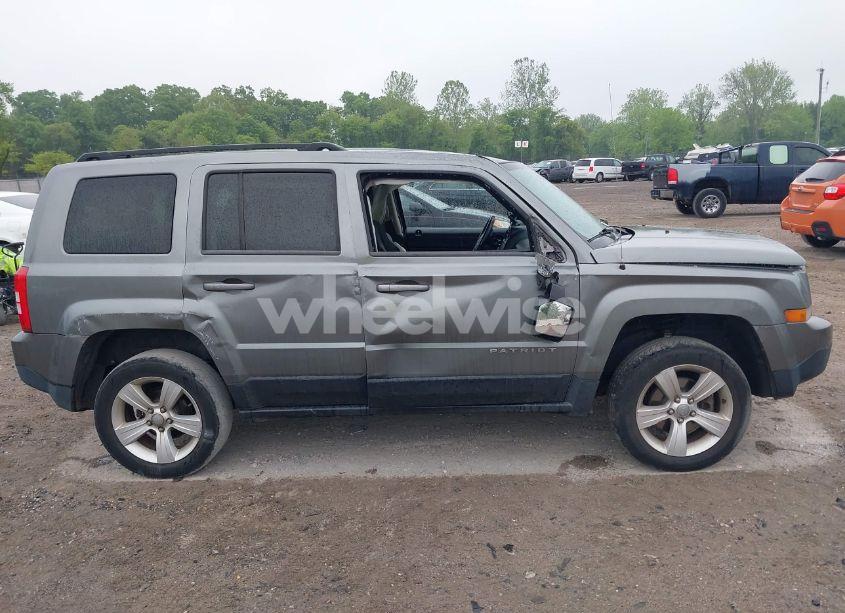 Photo 12 of 2013 Jeep Patriot LATITUDE (VIN 1C4NJRFB5DD274485)