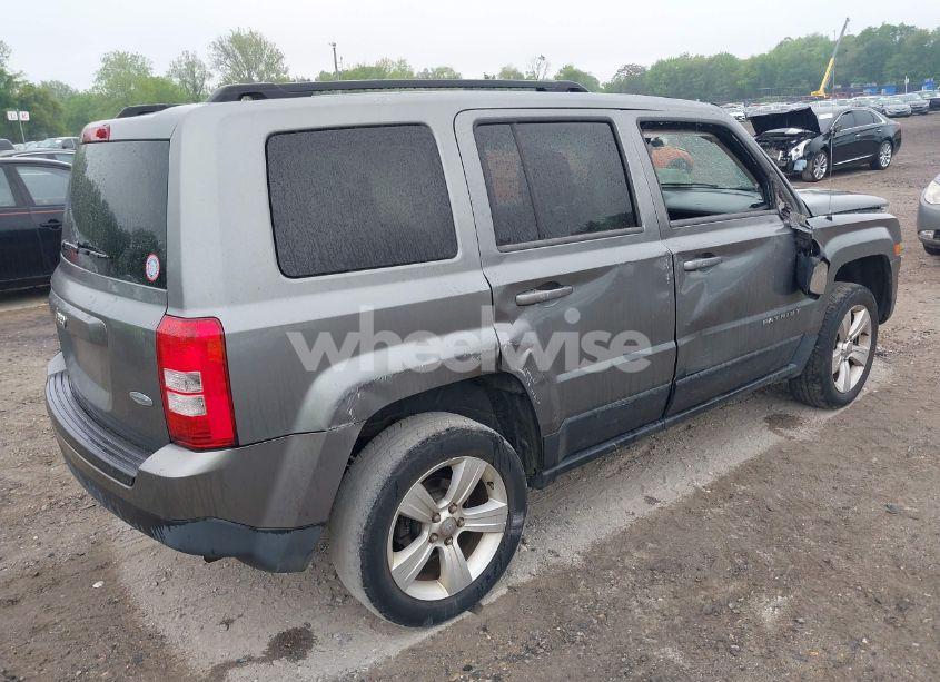 Photo 4 of 2013 Jeep Patriot LATITUDE (VIN 1C4NJRFB5DD274485)