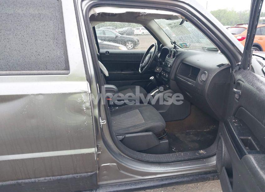 Photo 5 of 2013 Jeep Patriot LATITUDE (VIN 1C4NJRFB5DD274485)