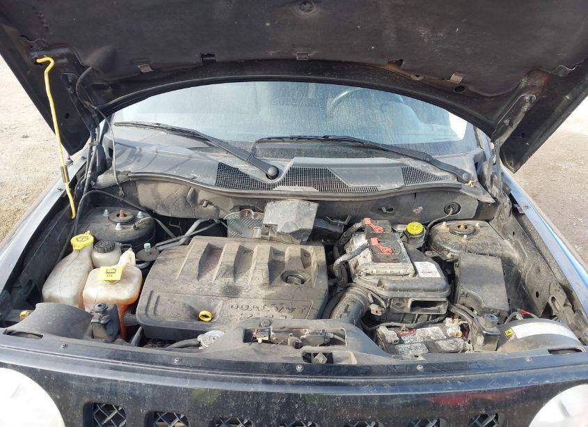 Photo 10 of 2013 Jeep Patriot LATITUDE (VIN 1C4NJRFB5DD281405)