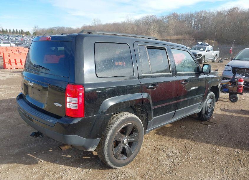 Photo 4 of 2013 Jeep Patriot LATITUDE (VIN 1C4NJRFB5DD281405)
