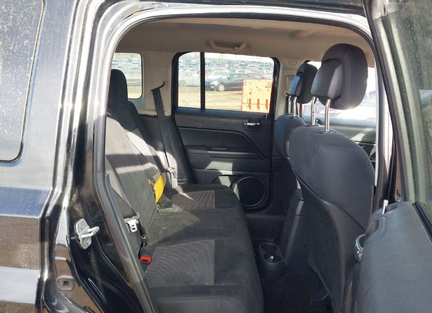 Photo 8 of 2013 Jeep Patriot LATITUDE (VIN 1C4NJRFB5DD281405)