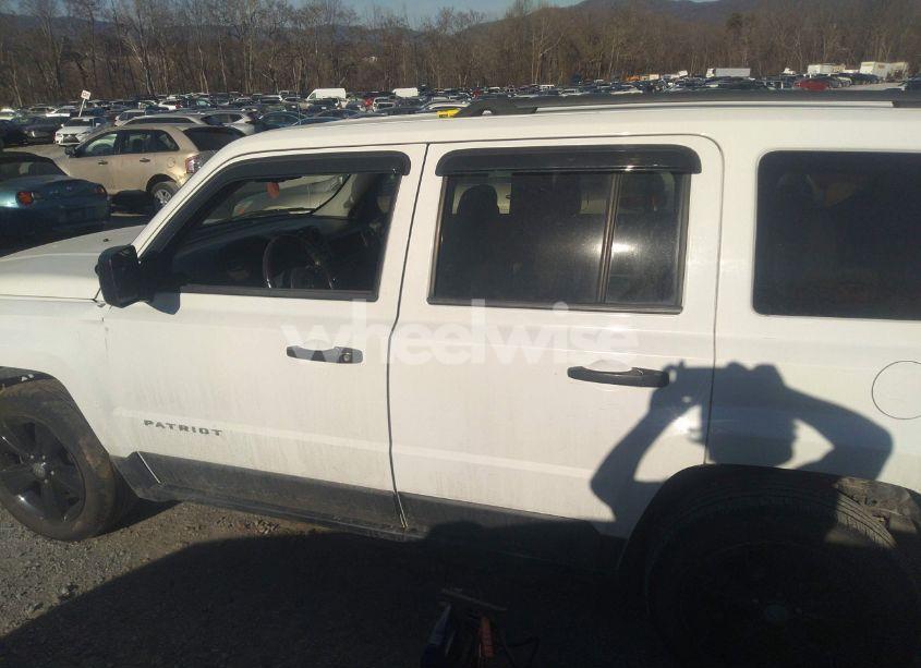 Photo 15 of 2014 Jeep Patriot LATITUDE (VIN 1C4NJRFB5ED660860)