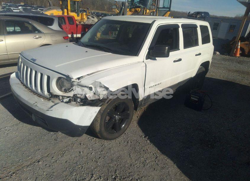 Photo 2 of 2014 Jeep Patriot LATITUDE (VIN 1C4NJRFB5ED660860)