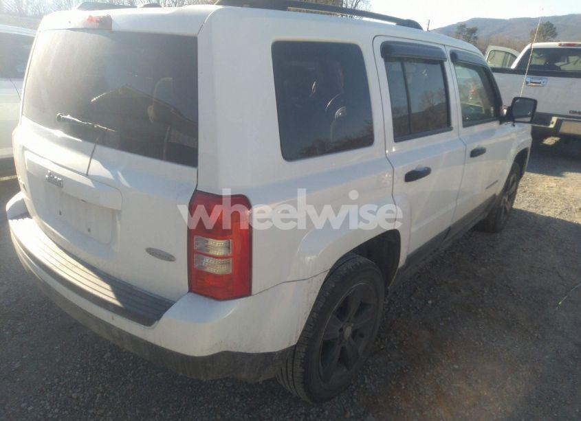 Photo 4 of 2014 Jeep Patriot LATITUDE (VIN 1C4NJRFB5ED660860)