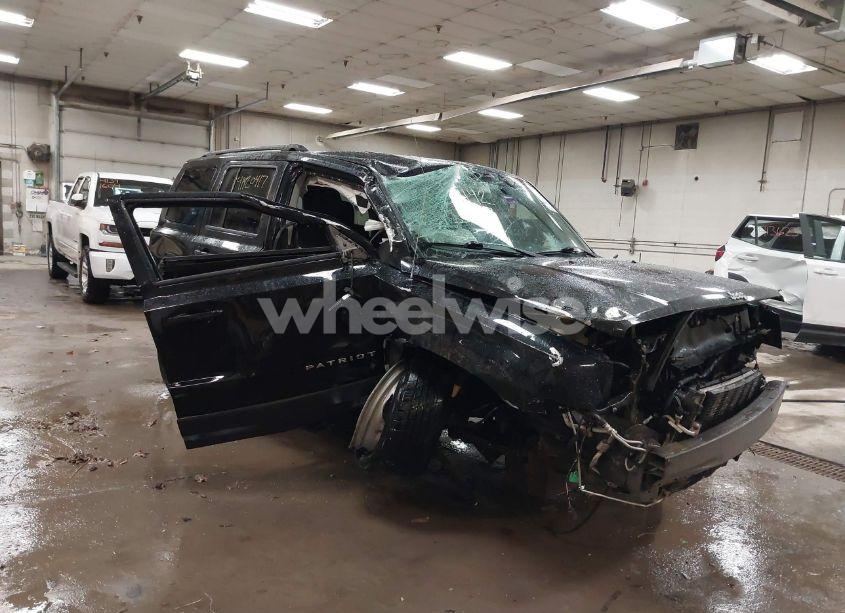 2014 Jeep Patriot LATITUDE (VIN 1C4NJRFB5ED765785) main photo