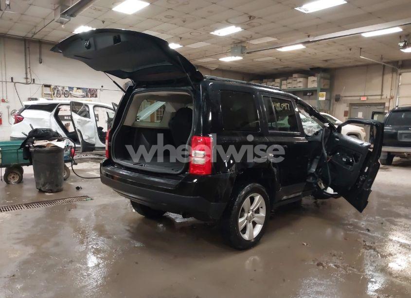Photo 4 of 2014 Jeep Patriot LATITUDE (VIN 1C4NJRFB5ED765785)