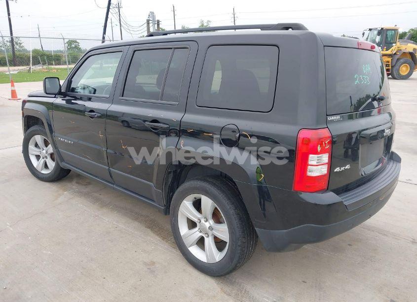 Photo 3 of 2014 Jeep Patriot LATITUDE (VIN 1C4NJRFB5ED784790)