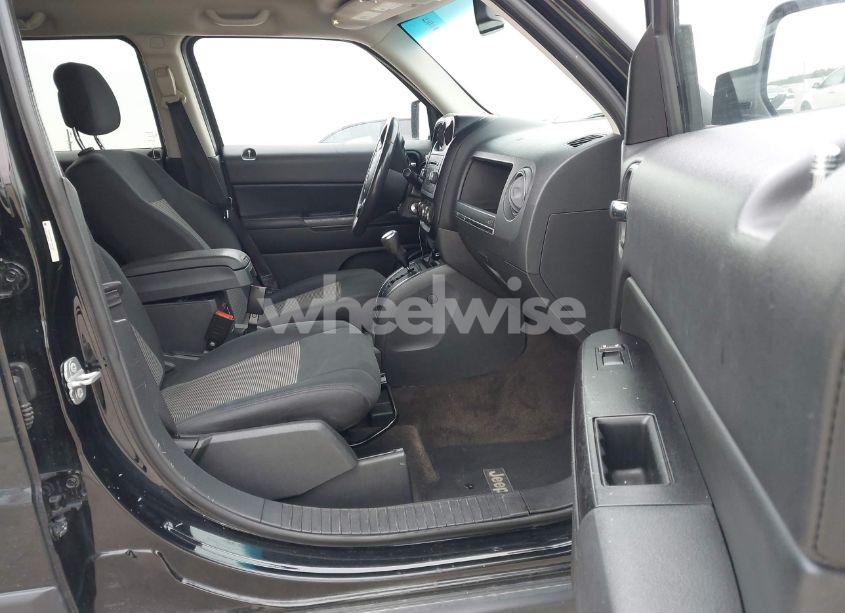 Photo 5 of 2014 Jeep Patriot LATITUDE (VIN 1C4NJRFB5ED784790)