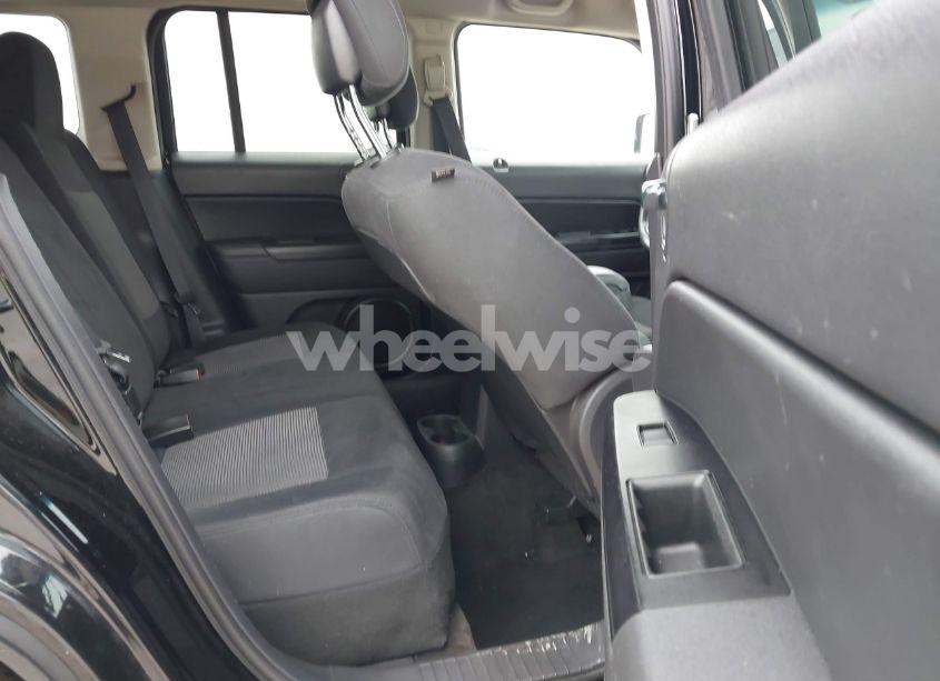 Photo 8 of 2014 Jeep Patriot LATITUDE (VIN 1C4NJRFB5ED784790)