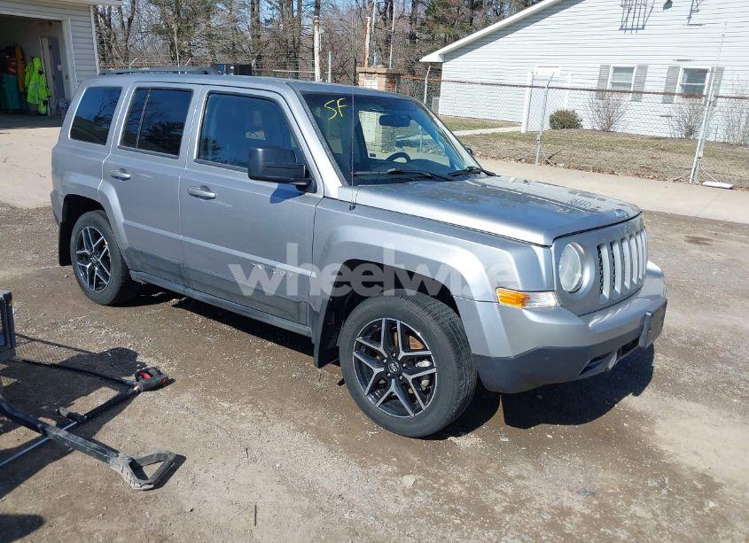2014 Jeep Patriot LATITUDE (VIN 1C4NJRFB5ED810935) main photo