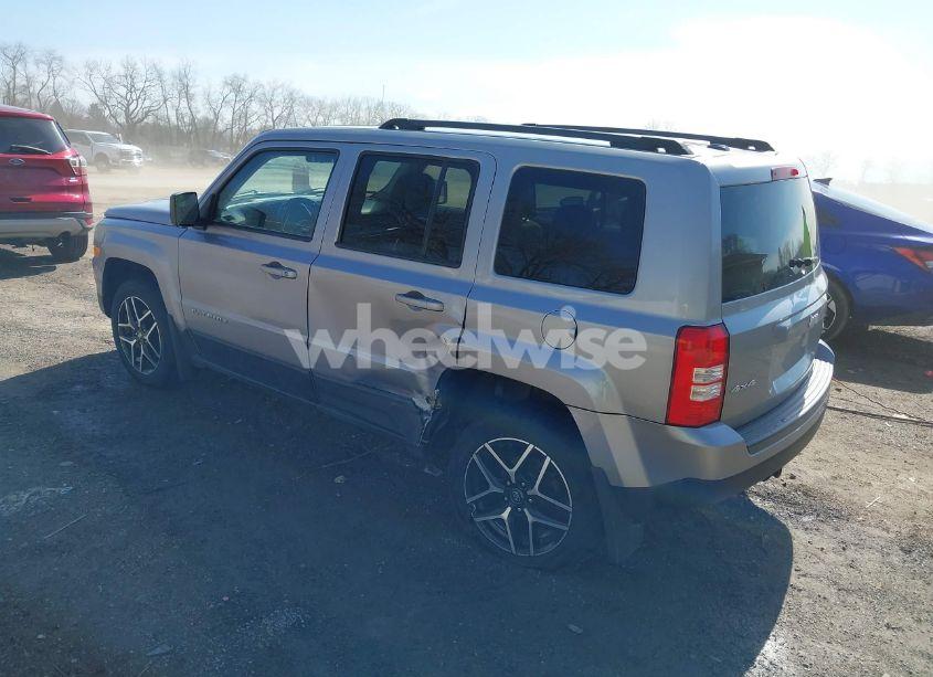 Photo 3 of 2014 Jeep Patriot LATITUDE (VIN 1C4NJRFB5ED810935)