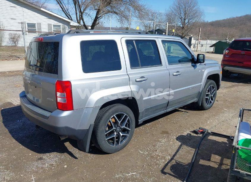 Photo 4 of 2014 Jeep Patriot LATITUDE (VIN 1C4NJRFB5ED810935)
