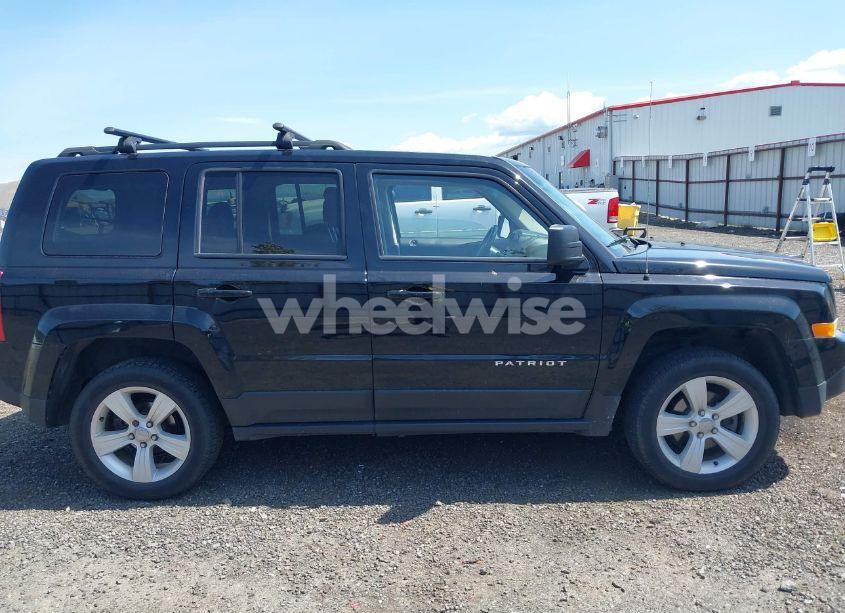 Photo 13 of 2016 Jeep Patriot LATITUDE (VIN 1C4NJRFB5GD718548)