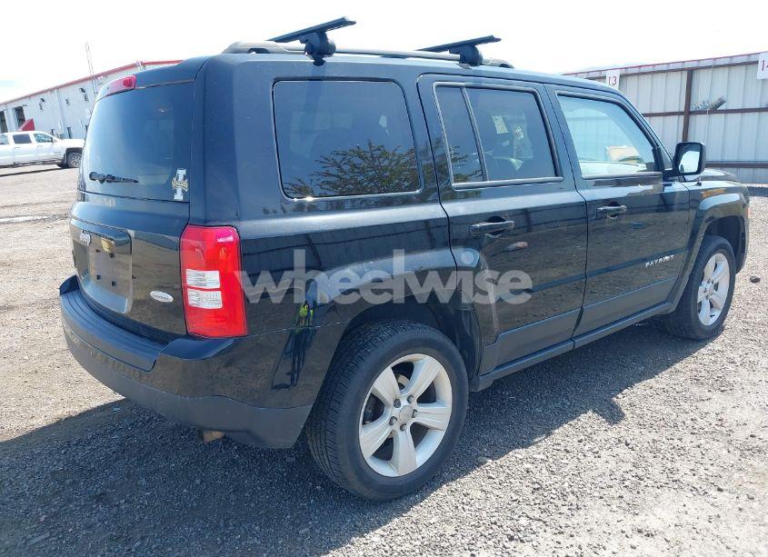 Photo 4 of 2016 Jeep Patriot LATITUDE (VIN 1C4NJRFB5GD718548)