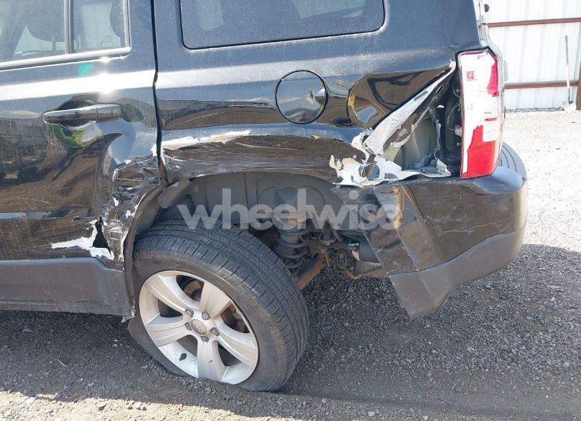 Photo 6 of 2016 Jeep Patriot LATITUDE (VIN 1C4NJRFB5GD718548)