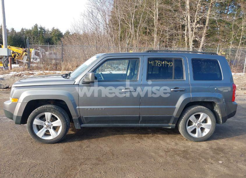 Photo 12 of 2012 Jeep Patriot LATITUDE (VIN 1C4NJRFB6CD541860)