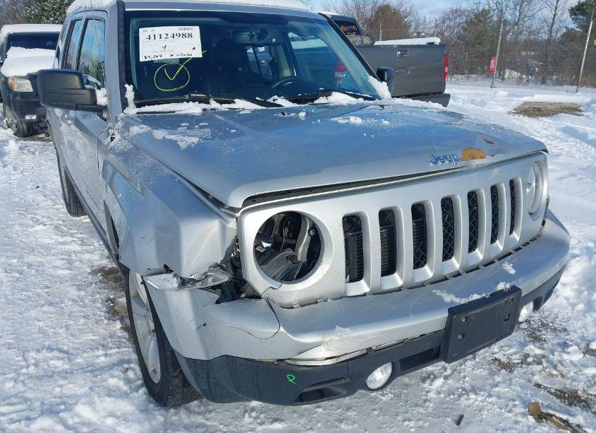 Photo 14 of 2013 Jeep Patriot LATITUDE (VIN 1C4NJRFB6DD192409)